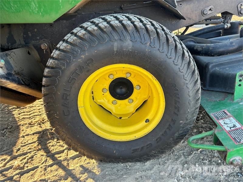 John Deere Ride-On Lawn Mower ركوب الحشائش