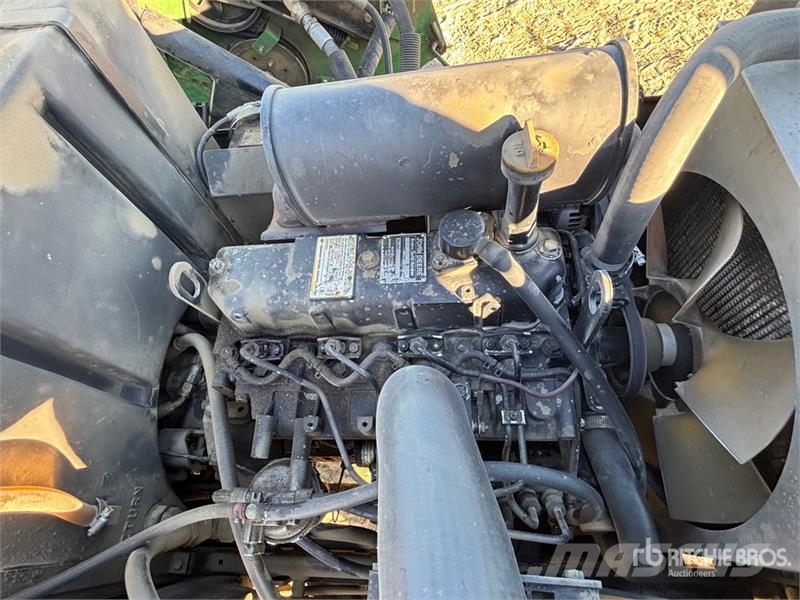John Deere Ride-On Lawn Mower ركوب الحشائش