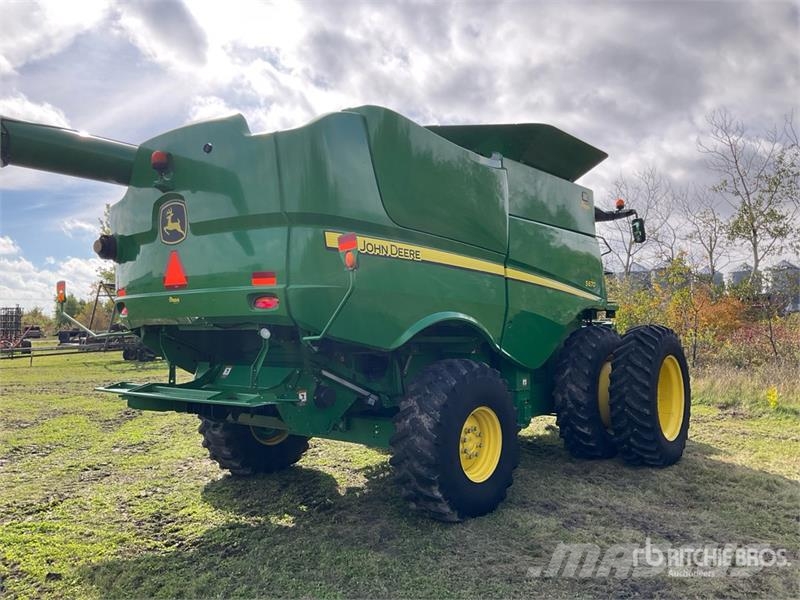 John Deere S670 Moissonneuse batteuse