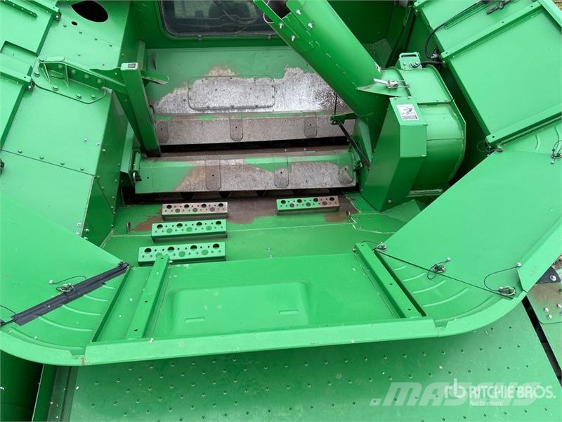 John Deere S670 Moissonneuse batteuse