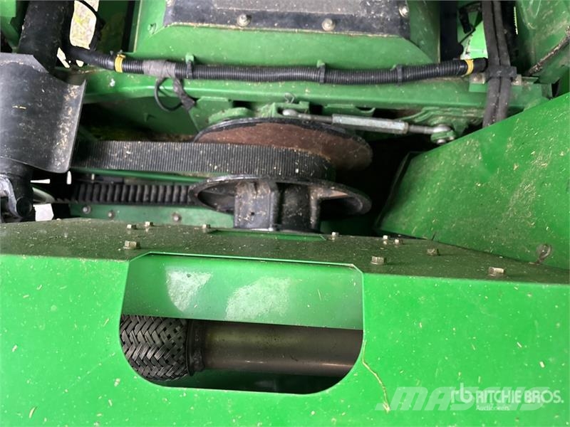 John Deere S670 Moissonneuse batteuse