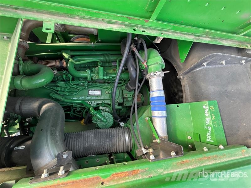 John Deere S670 Kombinované zberacie stroje
