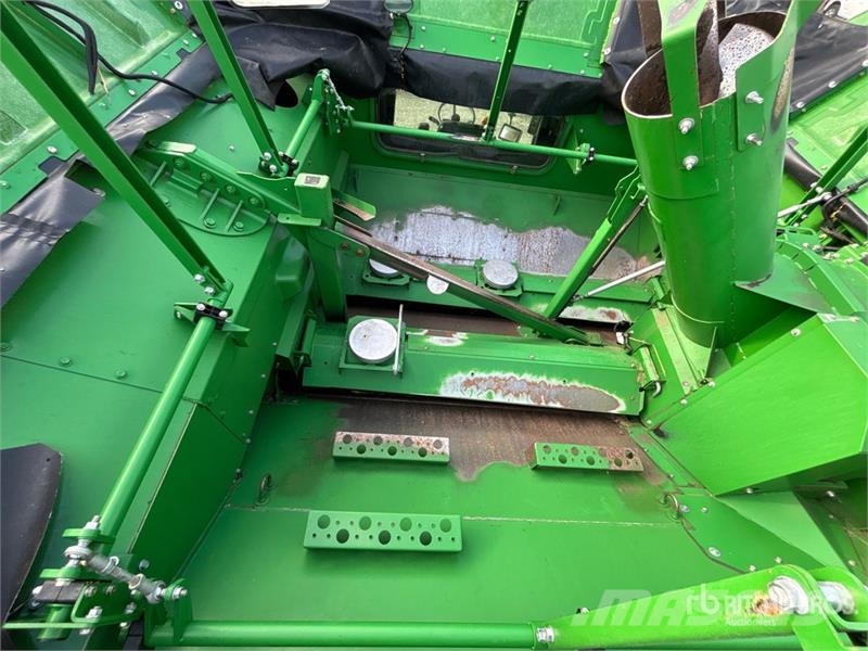 John Deere S670 Kombinované zberacie stroje