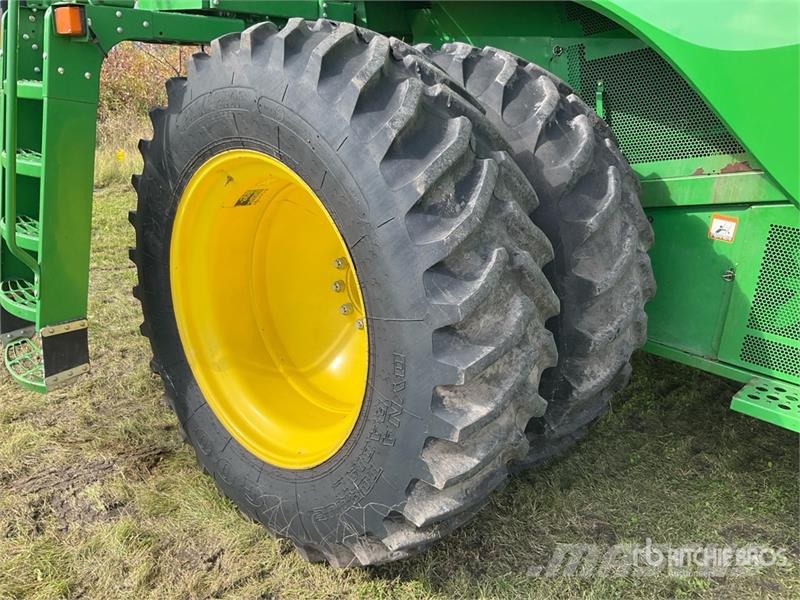John Deere S670 Moissonneuse batteuse