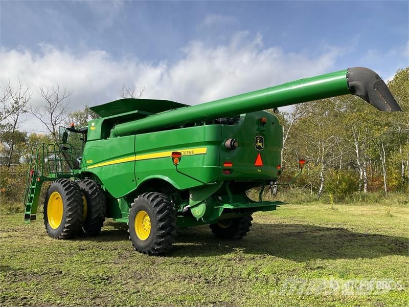 John Deere S670 Moissonneuse batteuse