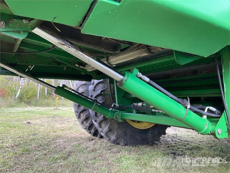 John Deere S670 Moissonneuse batteuse