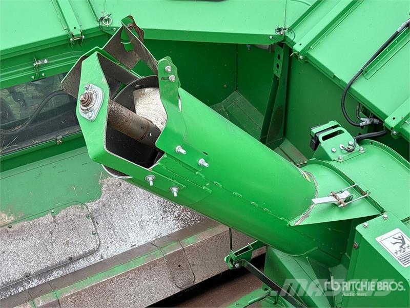 John Deere S670 Moissonneuse batteuse