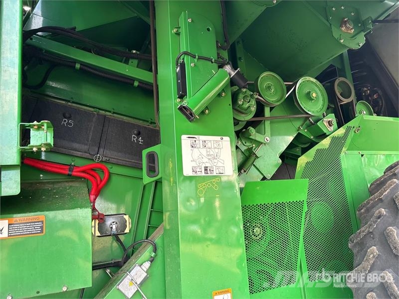 John Deere S670 Kombinované zberacie stroje