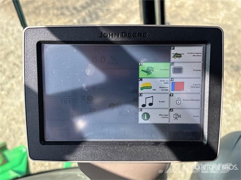 John Deere S670 Kombinované zberacie stroje