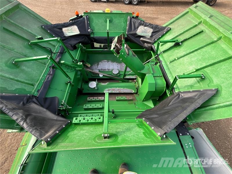 John Deere S670 Kombinované zberacie stroje