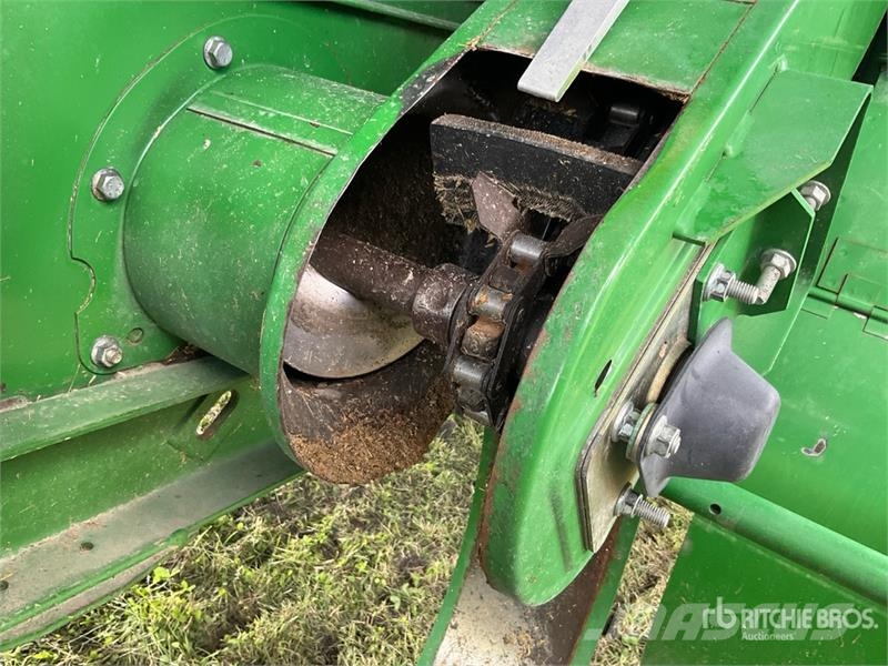 John Deere S670 Moissonneuse batteuse