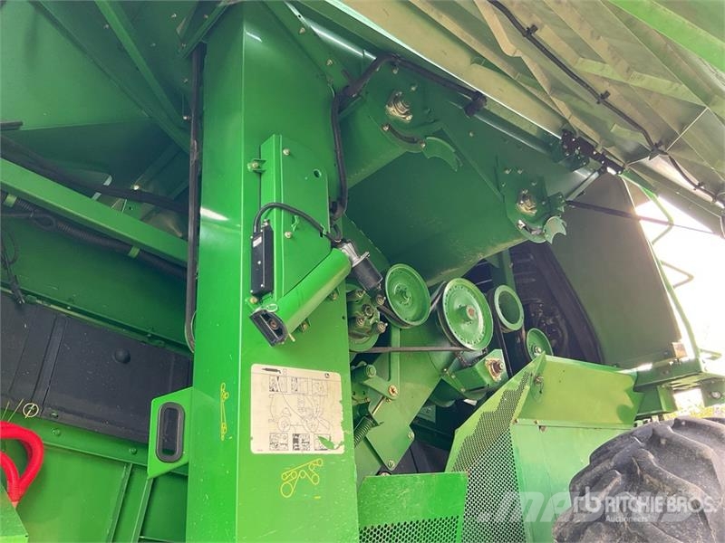 John Deere S670 Moissonneuse batteuse