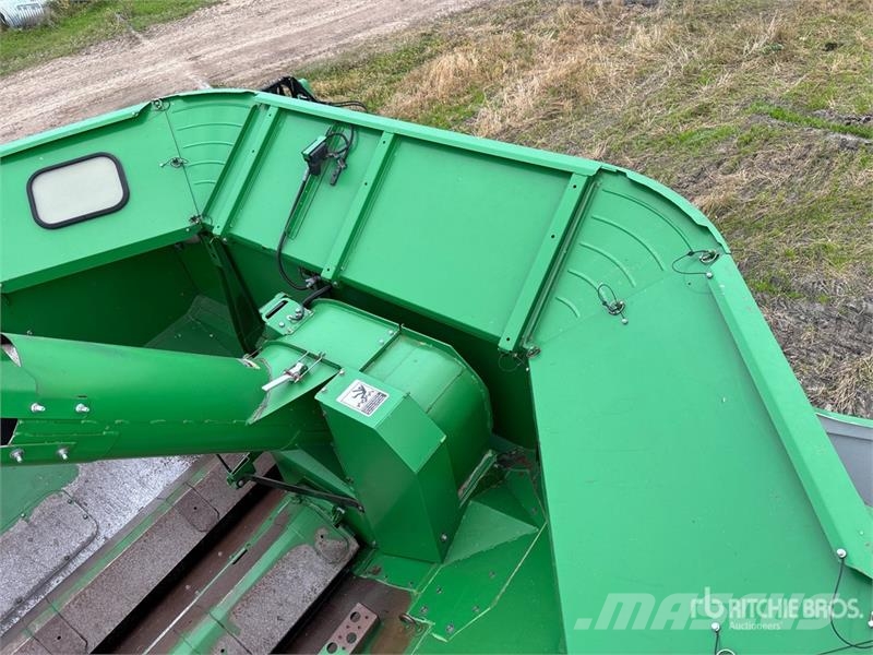 John Deere S670 Moissonneuse batteuse
