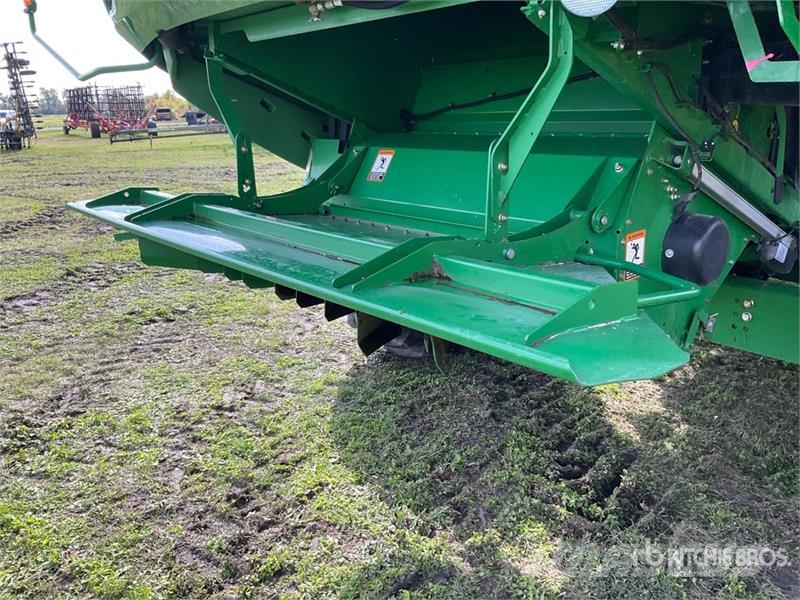 John Deere S670 Moissonneuse batteuse