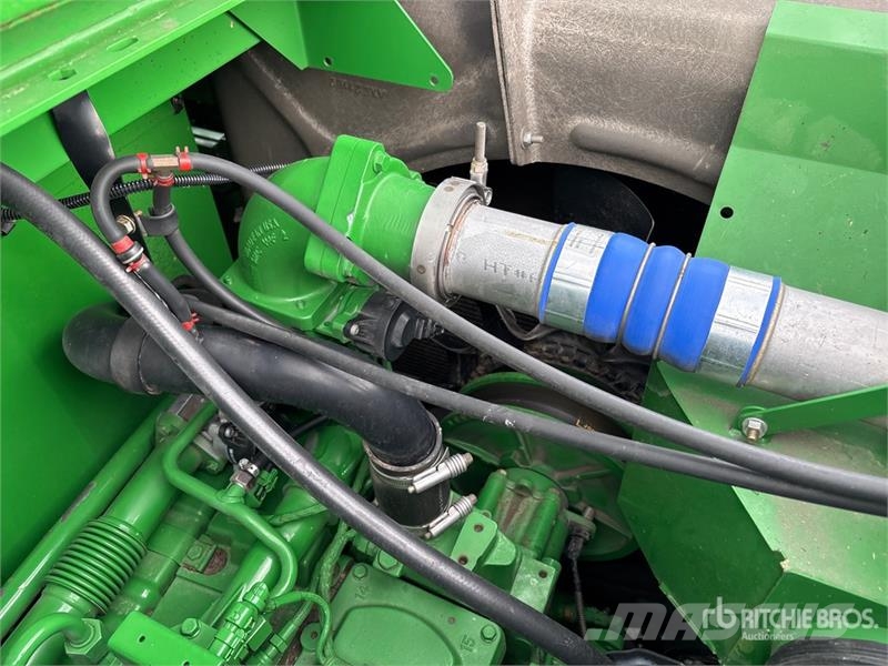 John Deere S670 Moissonneuse batteuse