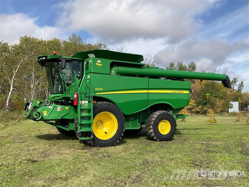 John Deere S670 Moissonneuse batteuse