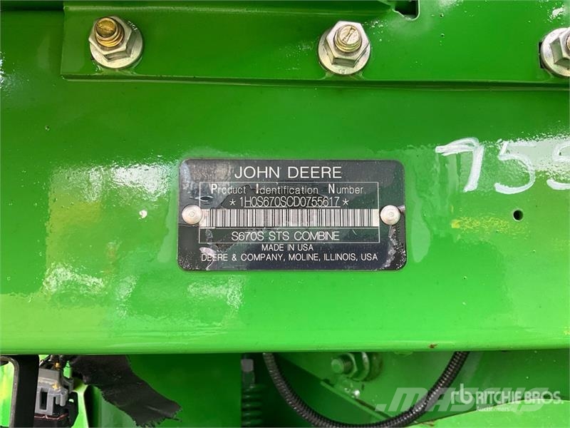 John Deere S670 Moissonneuse batteuse