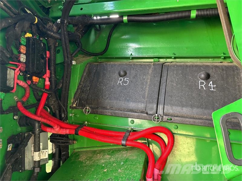 John Deere S670 Kombinované zberacie stroje