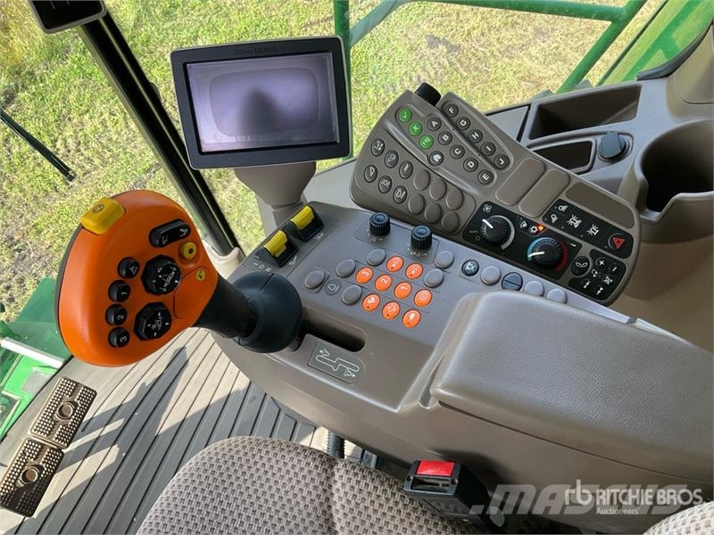 John Deere S670 Moissonneuse batteuse