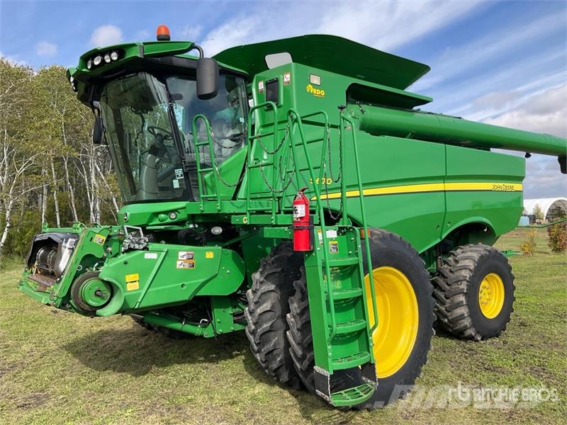 John Deere S670 Moissonneuse batteuse
