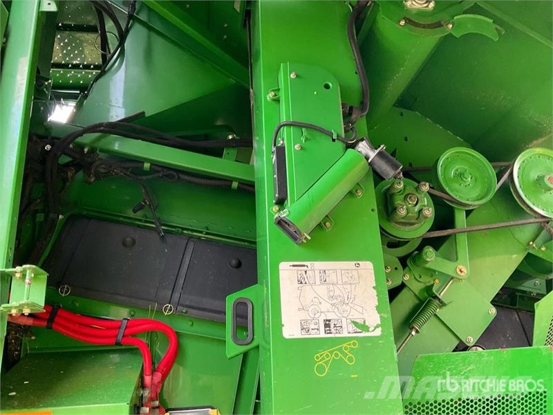 John Deere S670 Moissonneuse batteuse