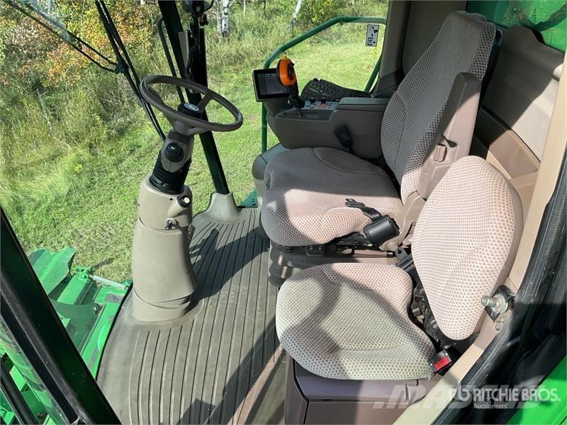 John Deere S670 Moissonneuse batteuse