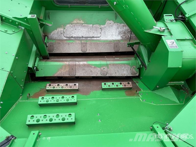 John Deere S670 Moissonneuse batteuse