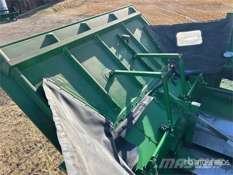 John Deere S680 حصادات