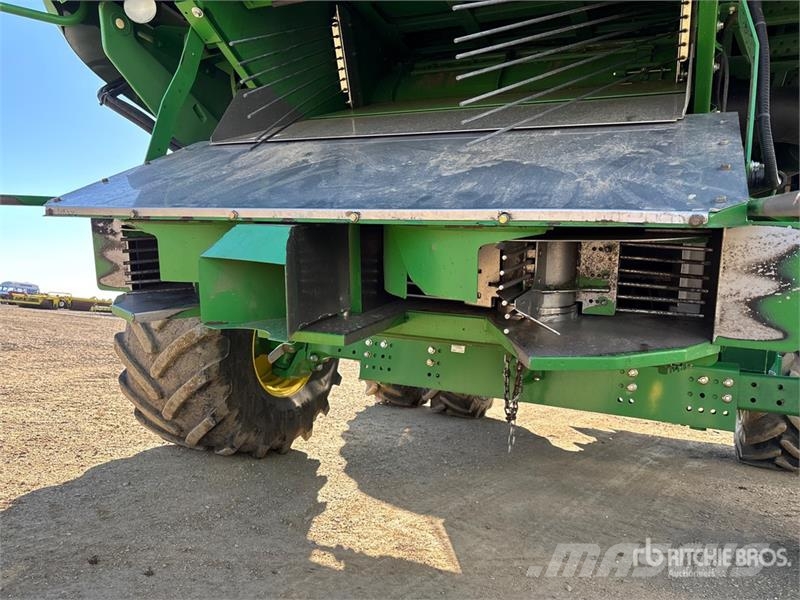 John Deere S680 Skurtreskere