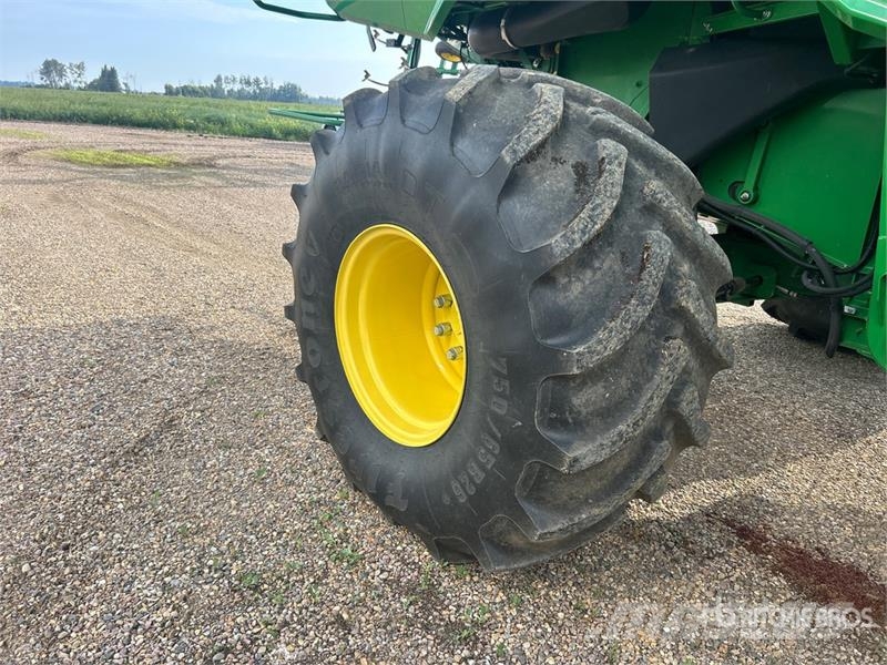 John Deere S680 Mähdrescher