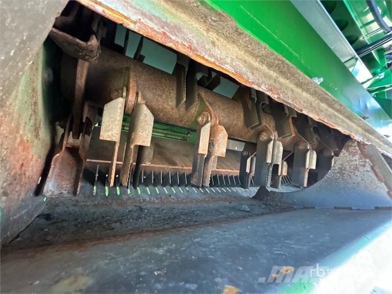 John Deere S680 حصادات