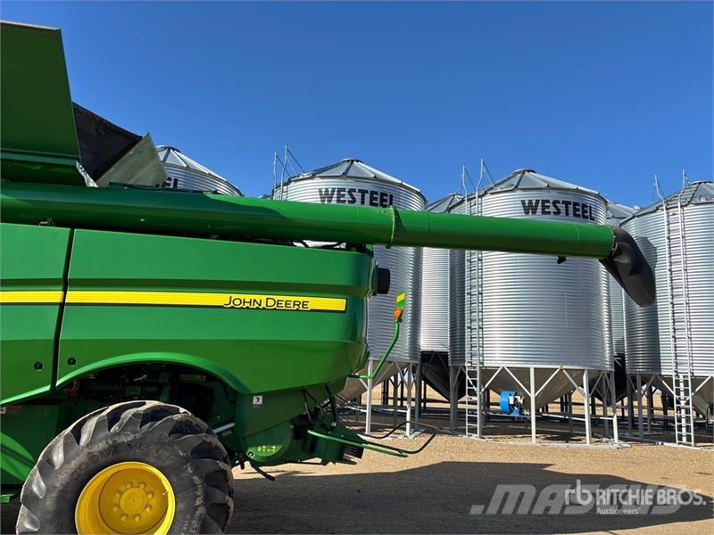 John Deere S680 Kombájnok