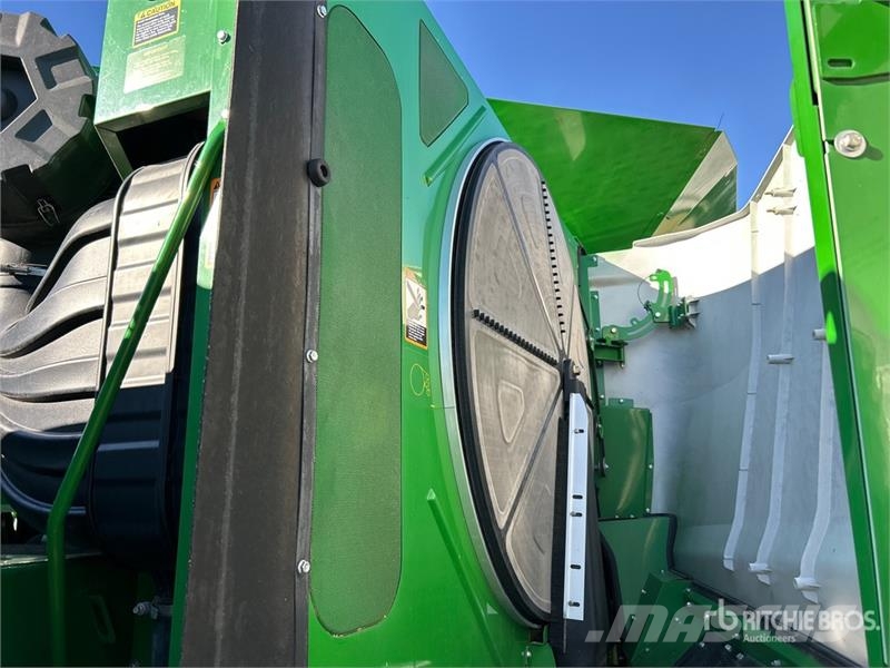 John Deere S680 حصادات