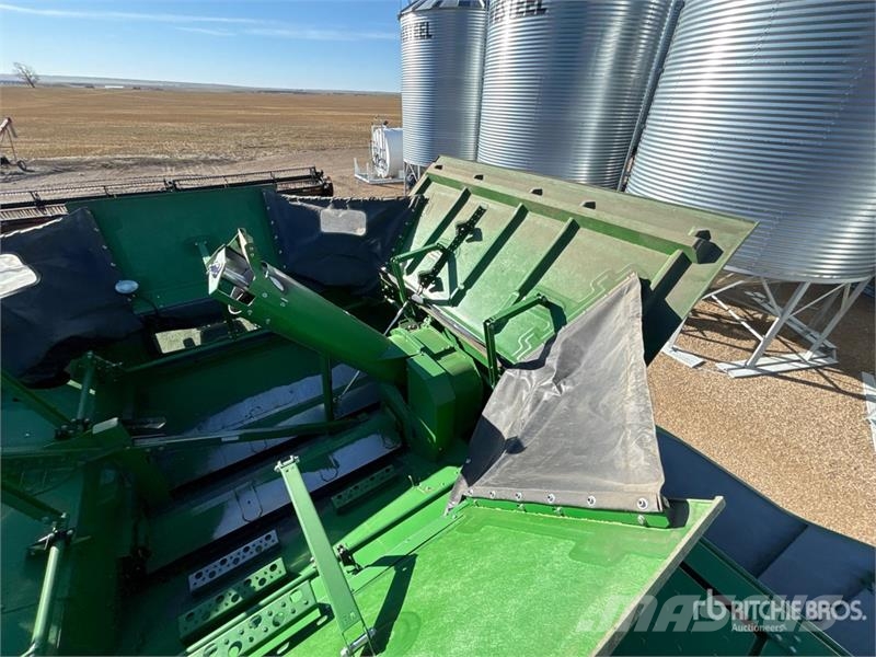 John Deere S680 Skurtreskere