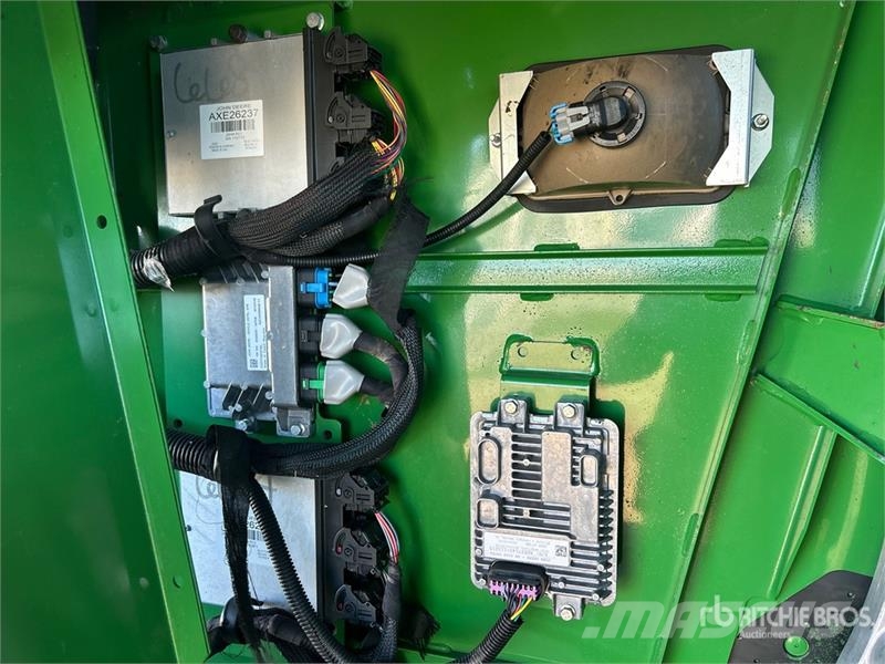 John Deere S680 حصادات