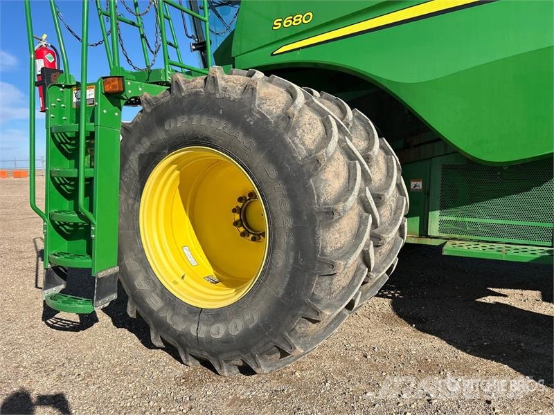 John Deere S680 Maaidorsmachines