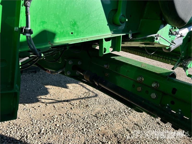 John Deere S680 حصادات