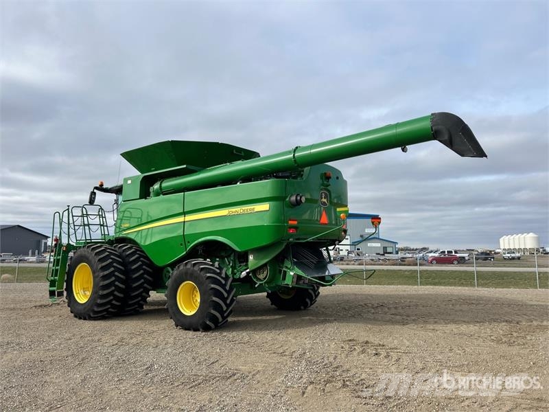 John Deere S680 حصادات