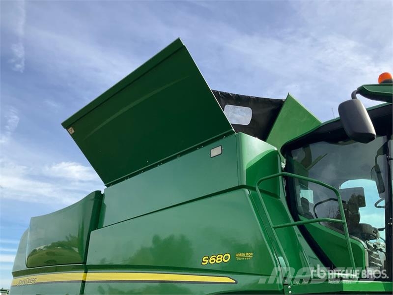 John Deere S680 Mietitrebbiatrici