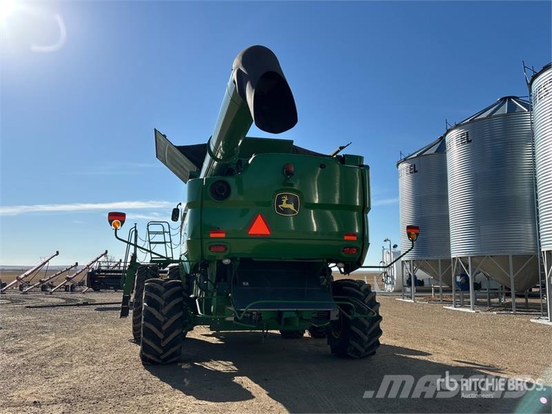 John Deere S680 Kombájnok