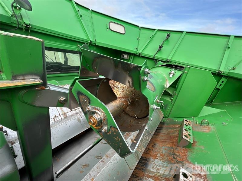 John Deere S680 حصادات