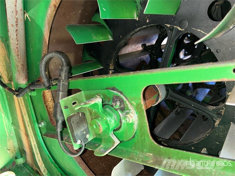John Deere S680 حصادات