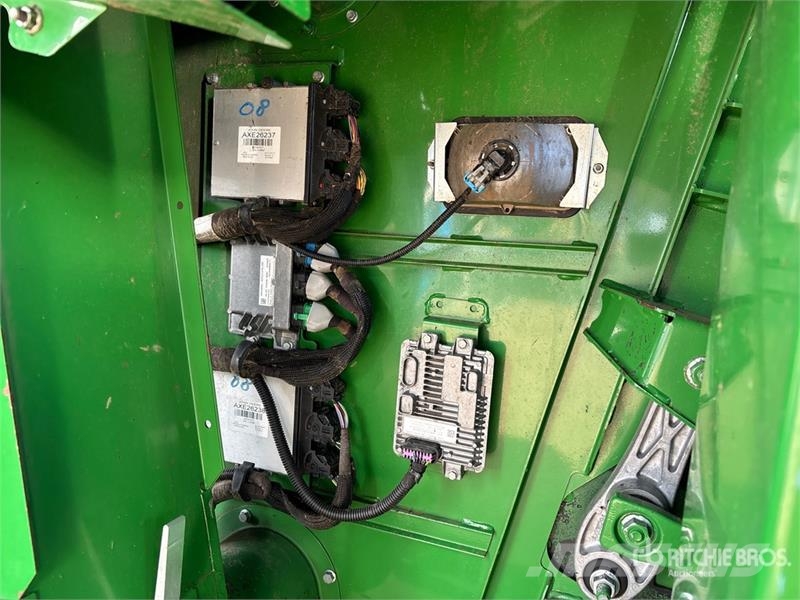 John Deere S680 Skurtreskere