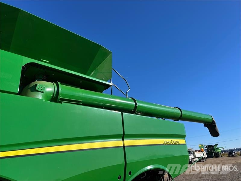 John Deere S680 حصادات
