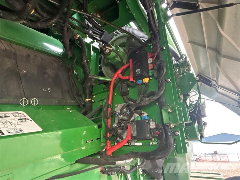 John Deere S680 Kombajni