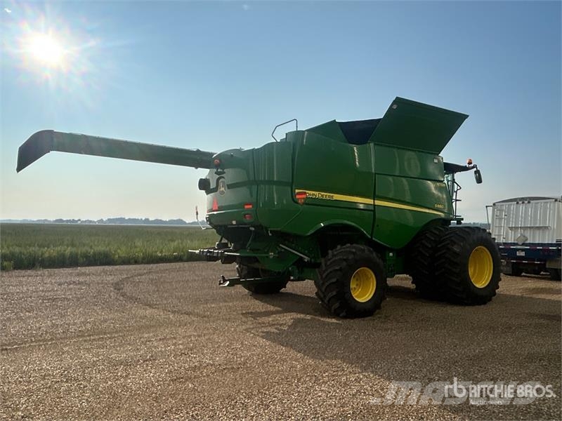 John Deere S680 Mähdrescher