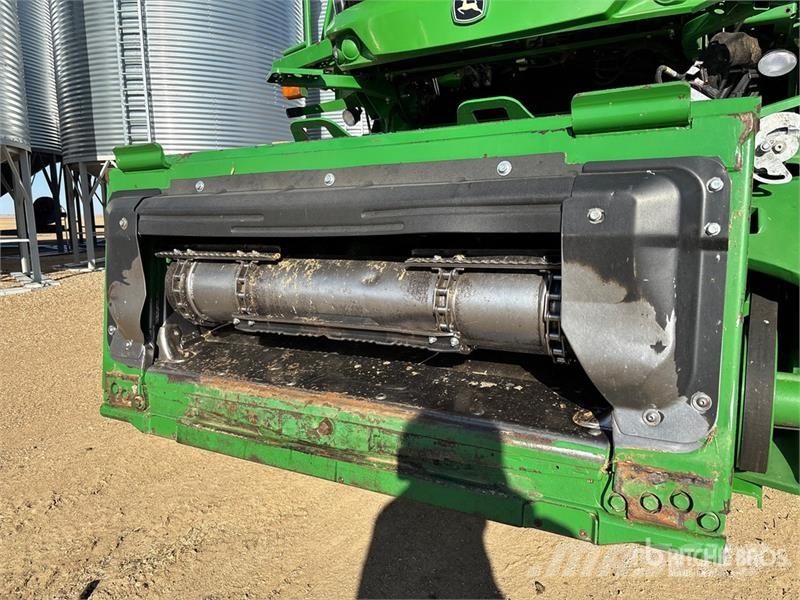 John Deere S680 Skurtreskere