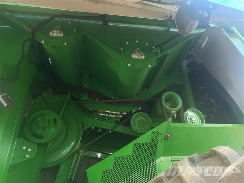 John Deere S680 Mähdrescher