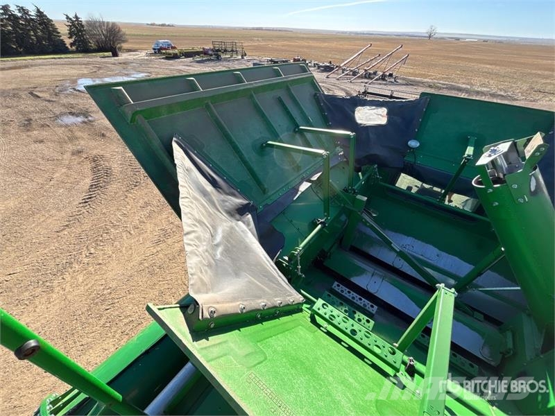 John Deere S680 Skurtreskere