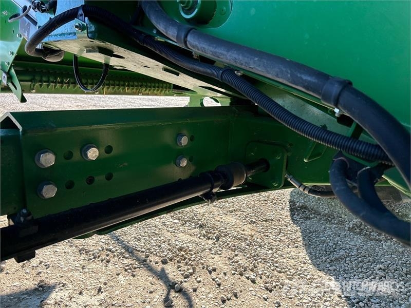 John Deere S680 حصادات